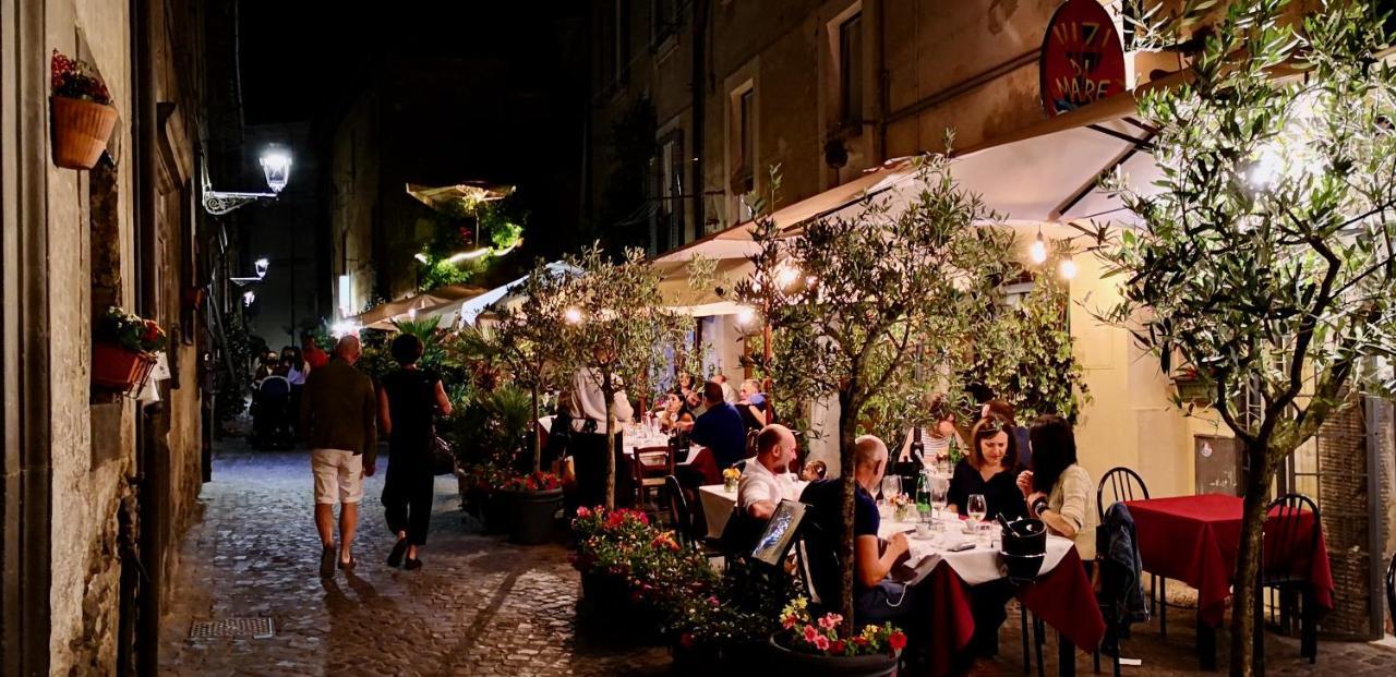 Casa Paolina Nel Centro Di Bracciano Villa Luaran gambar