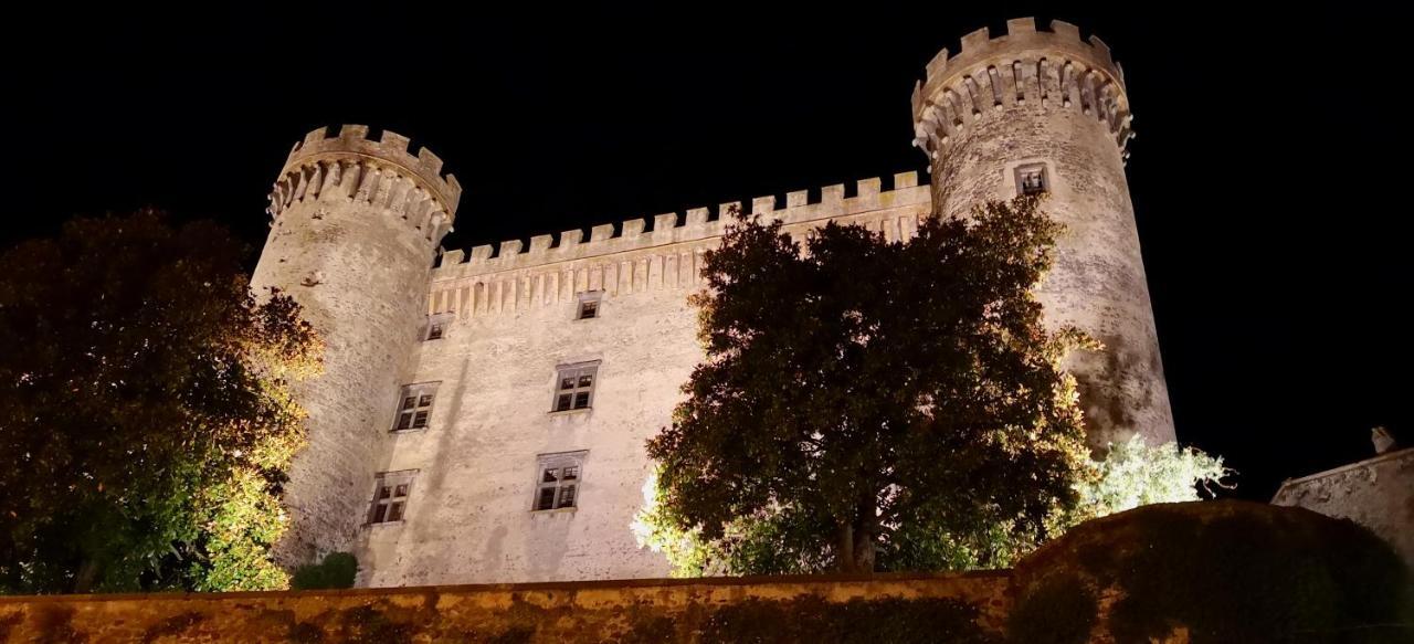 Casa Paolina Nel Centro Di Bracciano Villa Luaran gambar