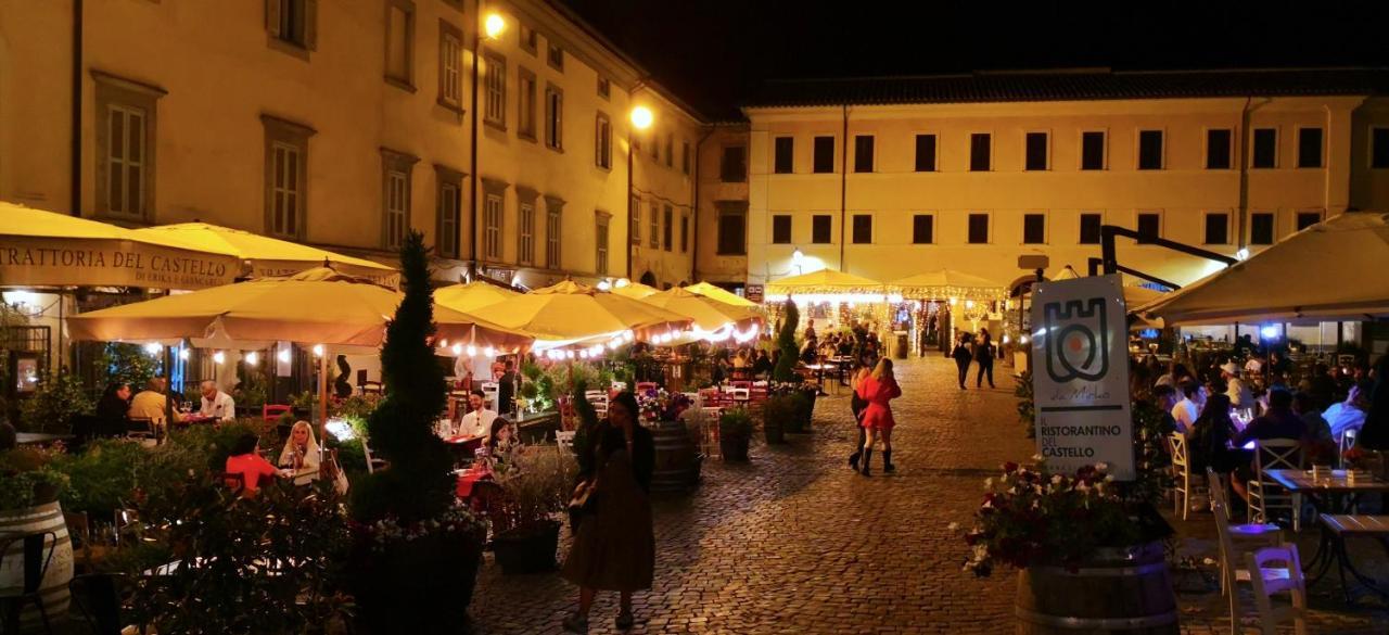 Casa Paolina Nel Centro Di Bracciano Villa Luaran gambar