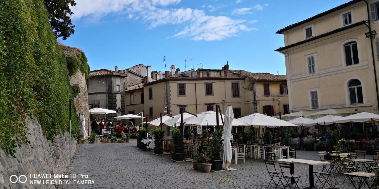 Casa Paolina Nel Centro Di Bracciano Villa Luaran gambar